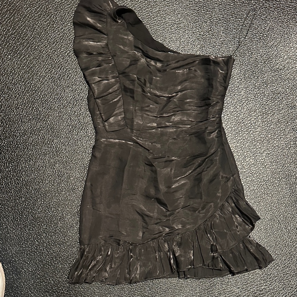 TCEC Black One-Shoulder Ruffled Dress